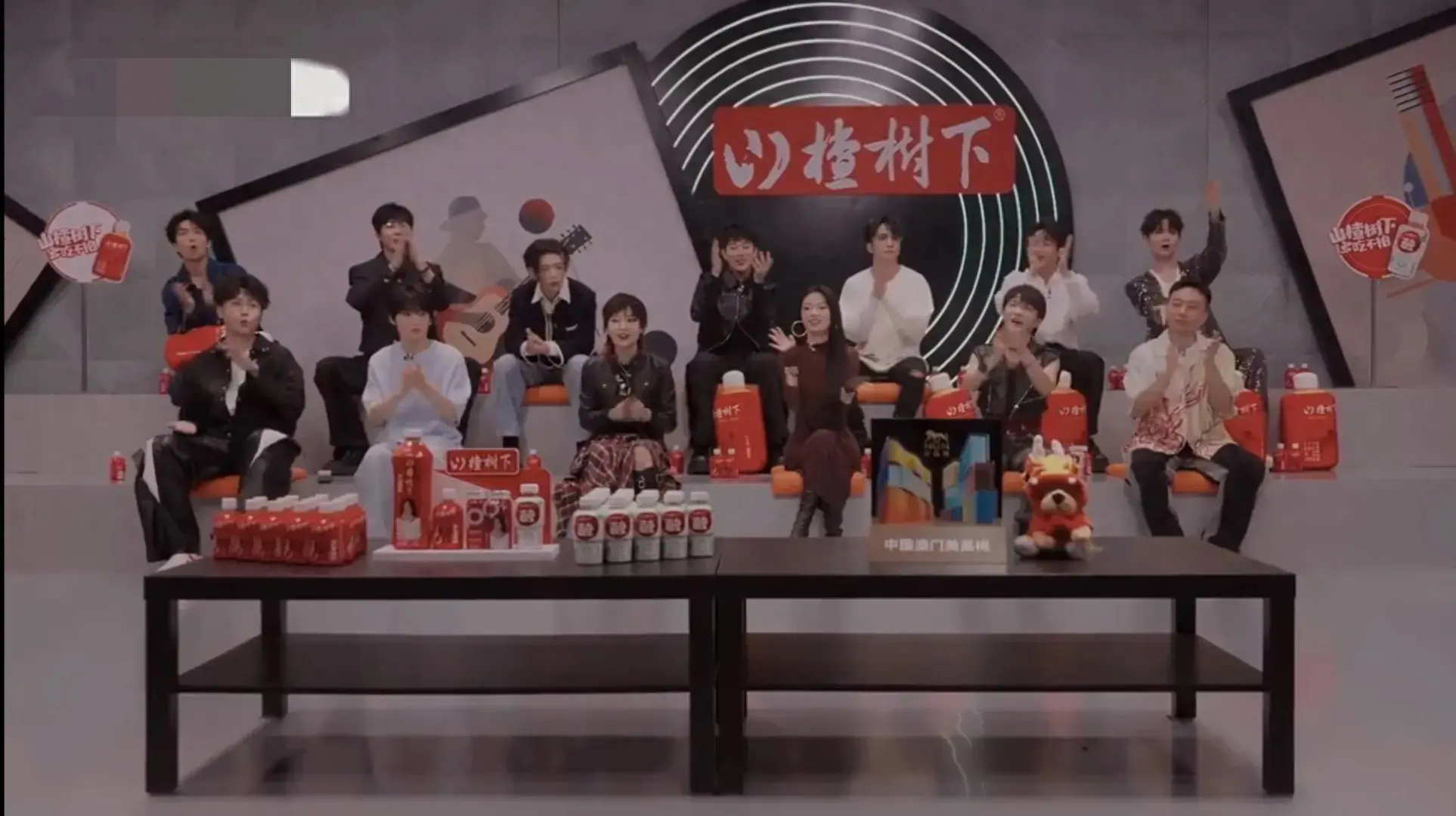 看到周深薛之谦单依纯等歌手的反应，才明白歌手选歌看重歌曲质量