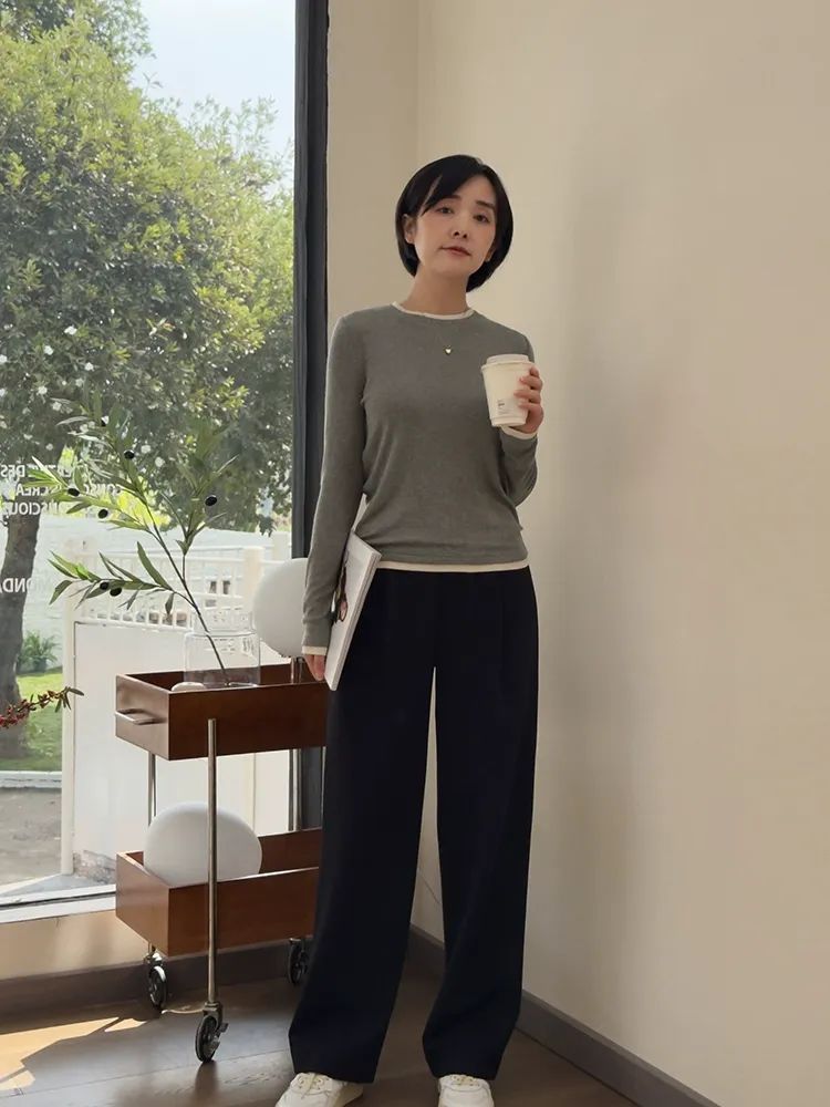 这是我见过最会穿的“短发博主”,时髦又干练