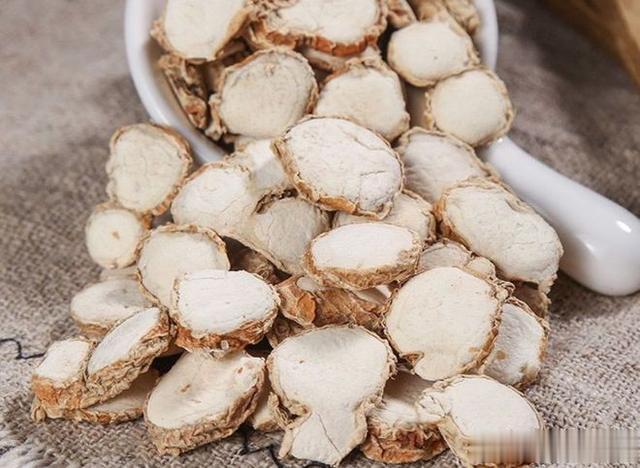 炖羊肉原来这么简单！放入这4种香料，羊肉软嫩羊汤不膻