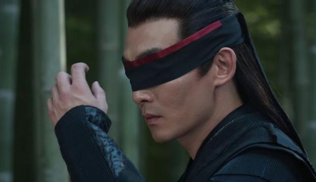 庆余年2：费介被第二个机器人刺穿心脏，为何还能安然无恙？