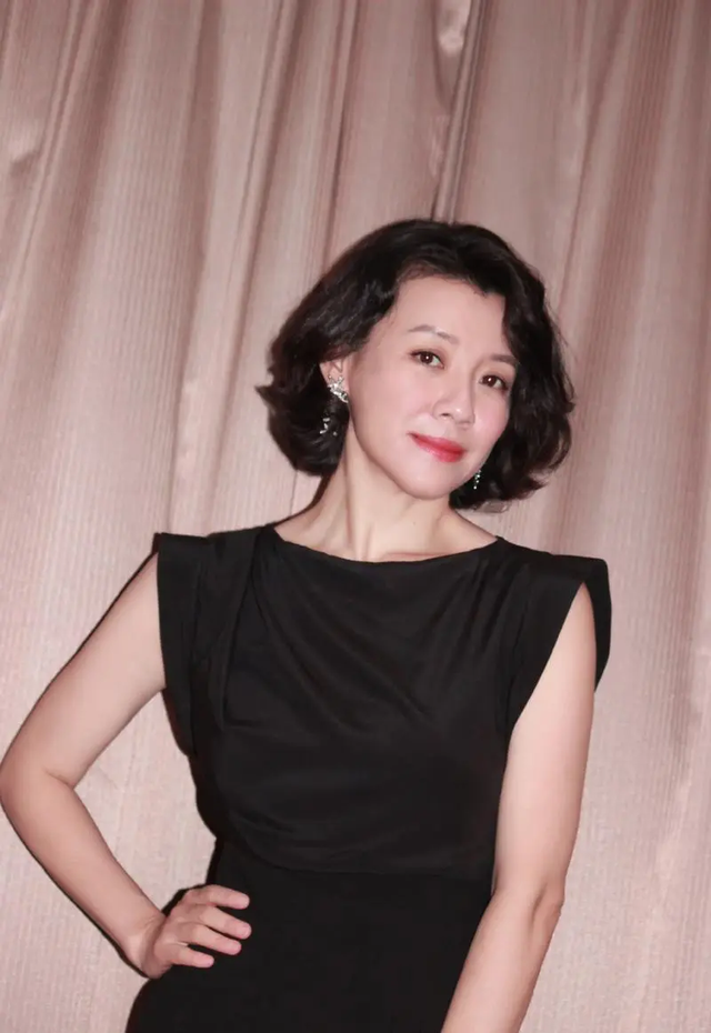 年纪越大越漂亮的女星,我只服这8位,年轻时一般,快40岁才变美