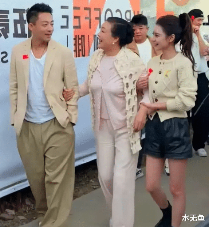 难怪汪小菲在台北自由飞行创业不慌张，原来是背靠大树好乘凉！