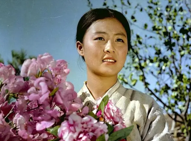 昔日八一厂厂花,被王心刚看好,却被刘晓庆抢风头,今68岁美如花