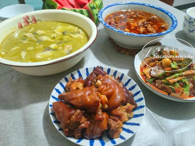 儿子带女朋友回家,老两口做的晚餐火了,网友:累并开心着