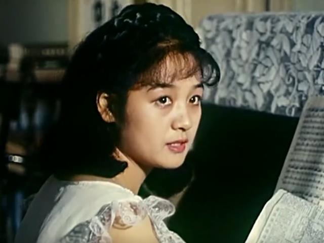 她曾经红过巩俐,却因爱错人毁了一生,婚后丈夫“拒认”亲生儿子