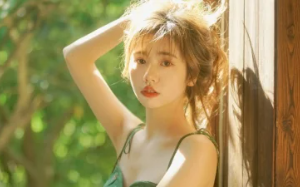 堂姐叫我过得比她好，想方设法逼男友跟我分手，然后强迫我去相亲，满足她的幻想……