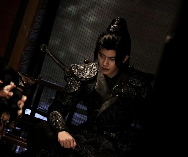 杀疯了!任嘉伦《流水迢迢》收视第一,李兰迪瘦了,女配角能封神