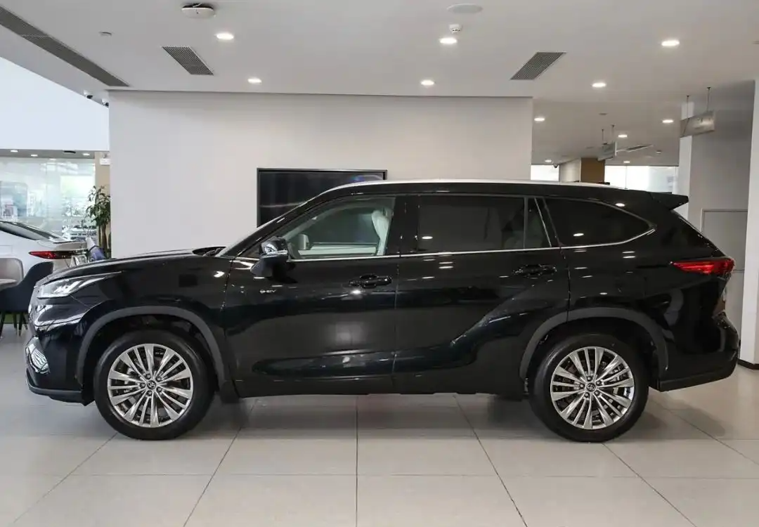 一台不会选错的7座SUV，车长近5米，配2.5L油电混动，油耗5.82L
