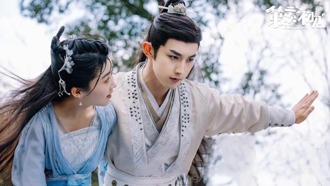 一口气看16集，越看越上瘾，真是一部上头轻喜小癫剧！