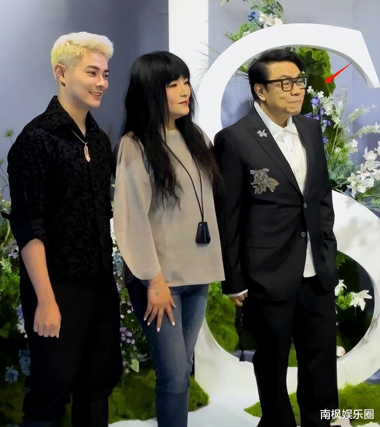 萧敬腾婚礼：贾静雯露肩，小S露腿，都败给了“全裹”出镜的舒淇