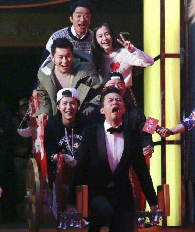 范丞丞|《奔跑吧兄弟》是真的要糊了,全靠白鹿范丞丞在撑流量