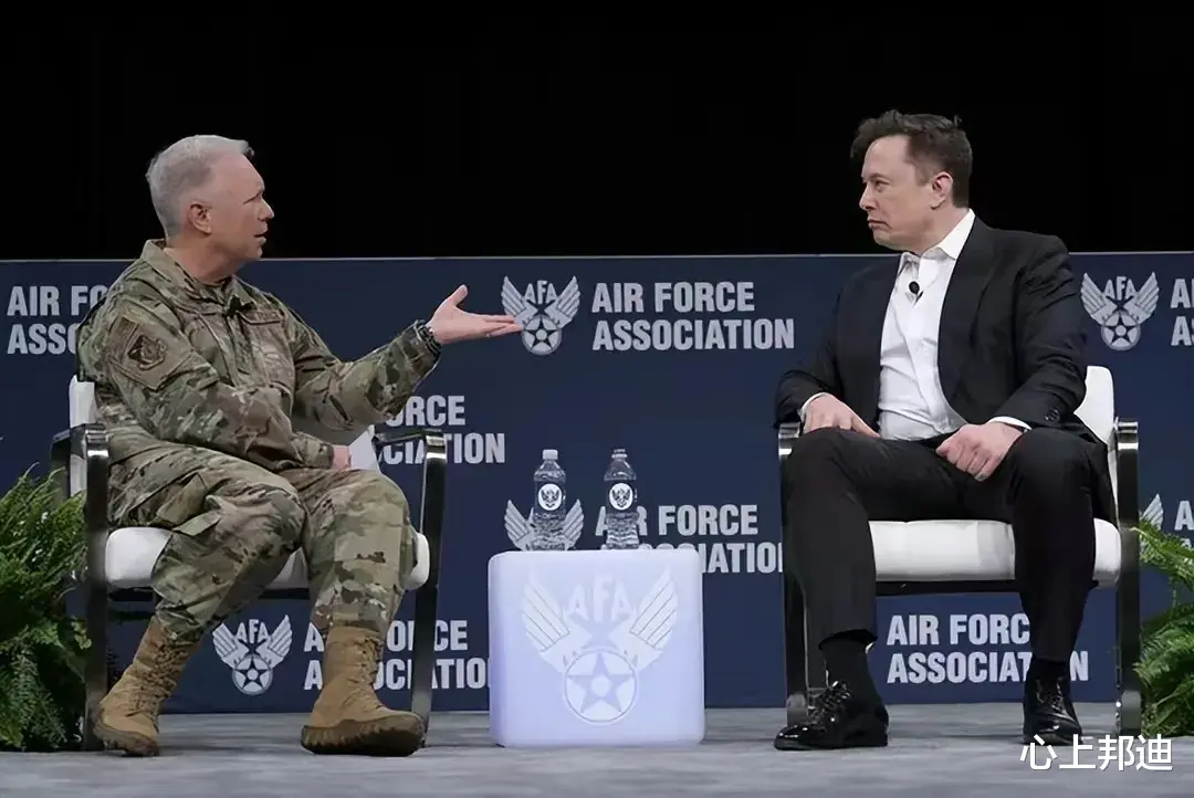 美上将竟向马斯克发问:怎样才能打败中国?马斯克答案一出,全场瞬间鸦雀无声!