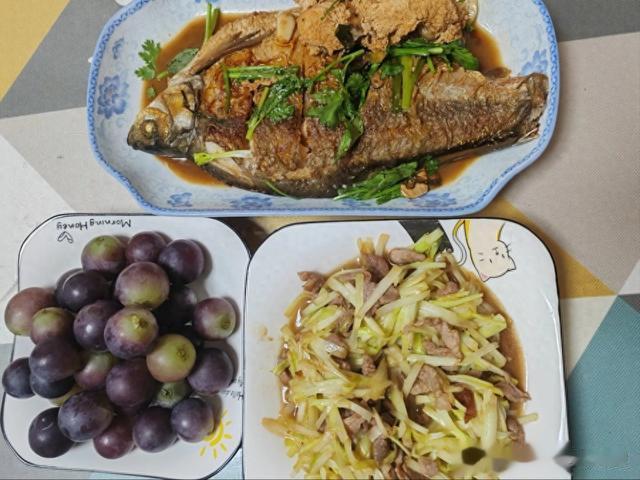 江苏女子晒婆婆做的菜，笑得合不拢嘴，直夸：嫁到你家是我的福气