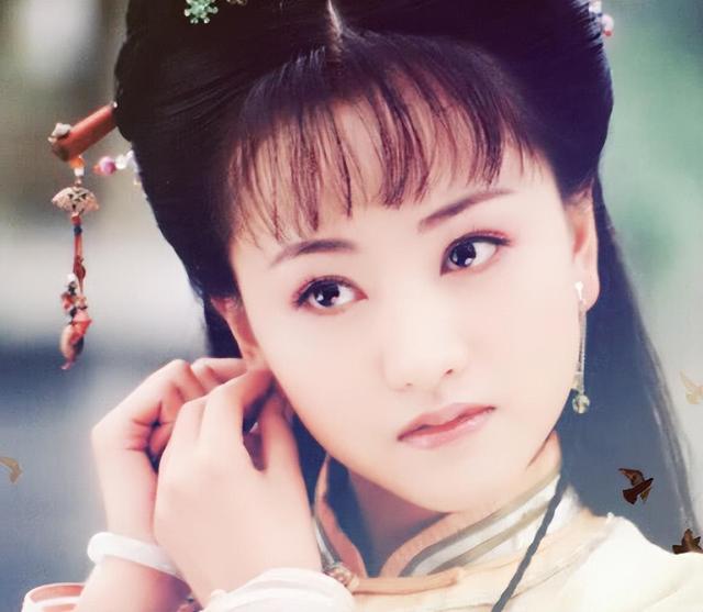 长得精致漂亮,演技好,出道26年不争不抢不炒作的她让人非常喜欢