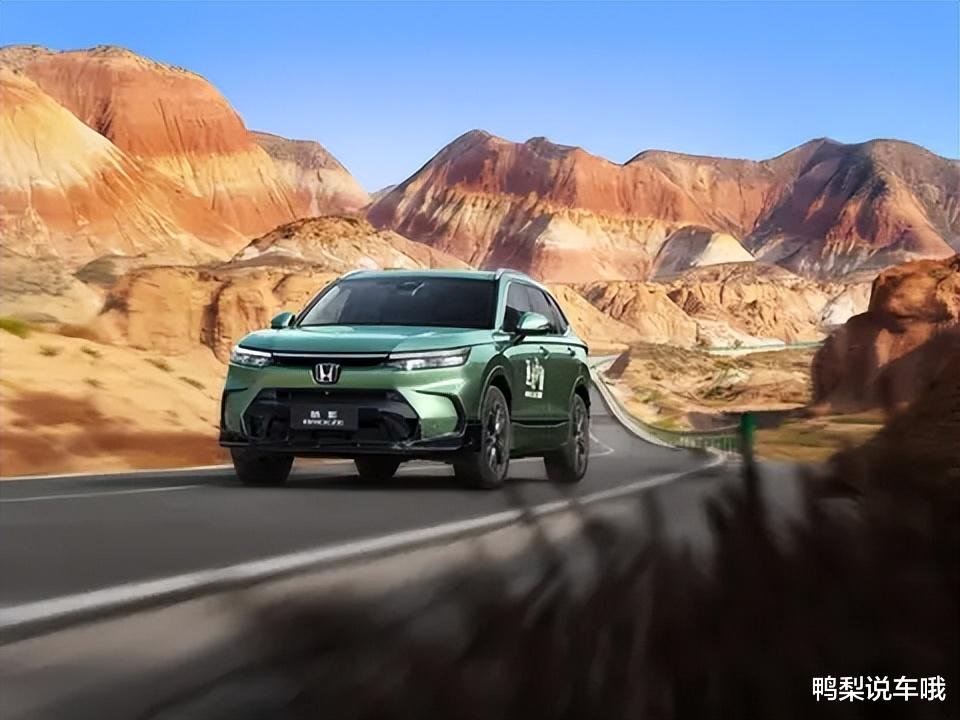 适合春节跑长途的两款SUV，安全动力强劲，底盘稳如高铁