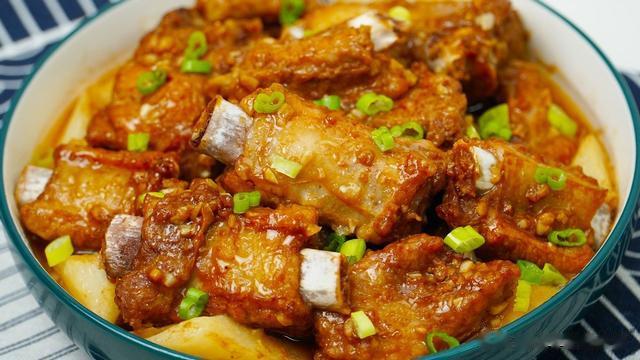 炖排骨调料是关键，4种调料不能少，排骨不油腻，软烂入味又脱骨