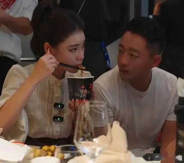 马筱梅太硬核了！大 S 法拍汪小菲千万名车，而马筱梅四字回应