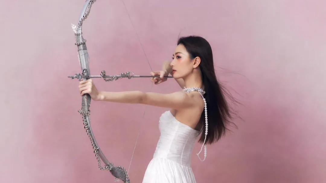 张垚甜美精致 美腿美足