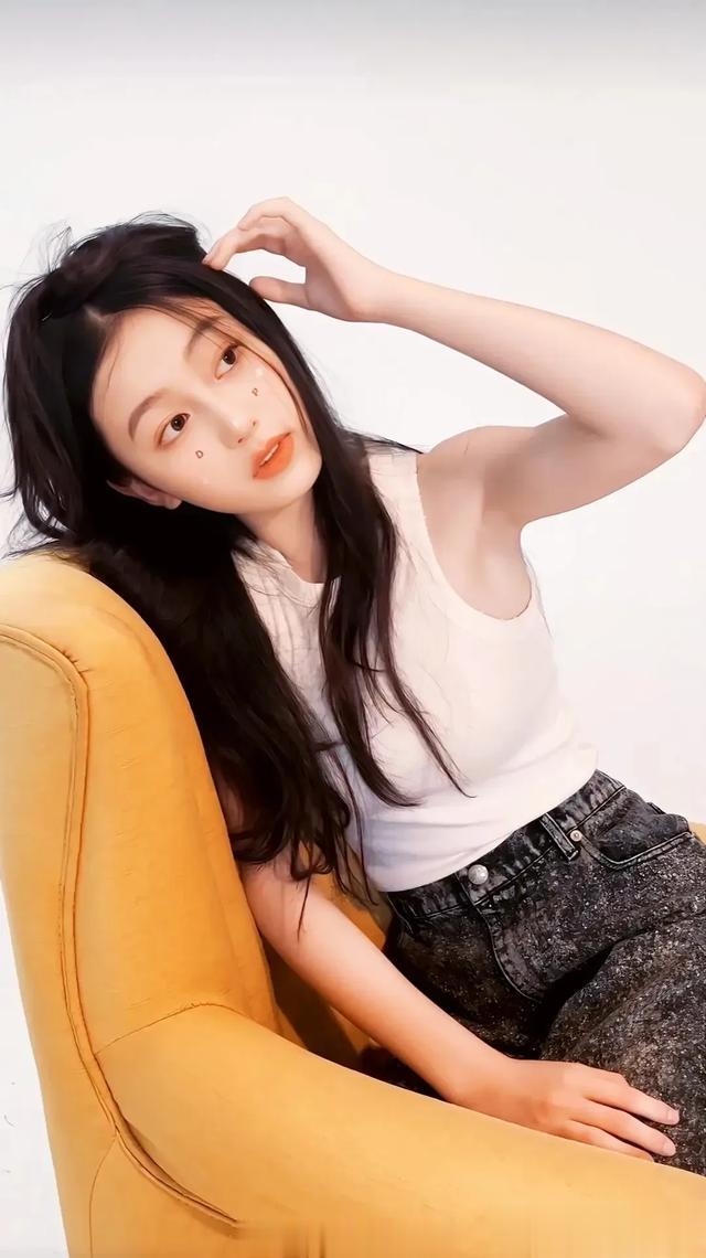 谁能想到她才14岁啊!