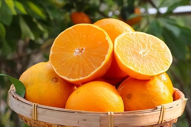 45岁大姐炒菜爱放大蒜，去医院检查后，医生惊讶：你平时咋吃的？