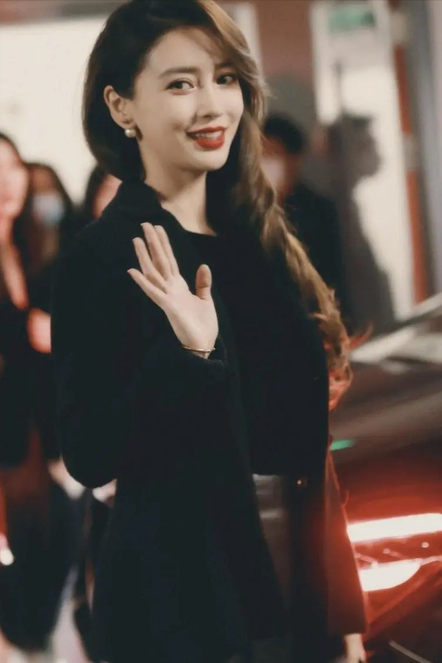 网曝杨颖和李晨恋爱了!十年友情转化为深厚的爱情?真实内情曝光