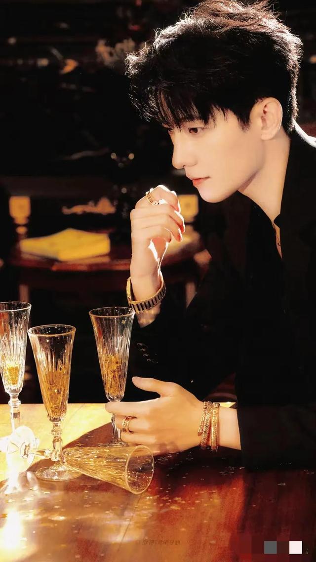 最帅男神重新洗牌,原生态帅哥登顶,李现第8林更新第6吴磊5肖战3