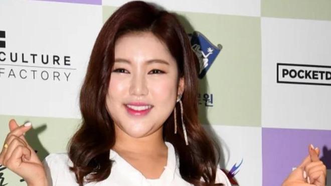 韩女星自曝恋爱史，对13年挚友隐瞒“偷偷见面”