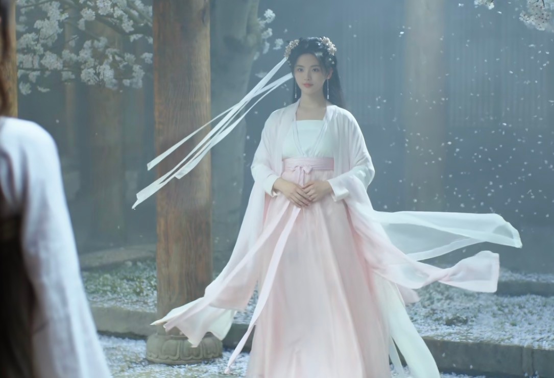 《墨雨云间》告诉我们,当“丫鬟”太惊艳时,小姐可以去打酱油了