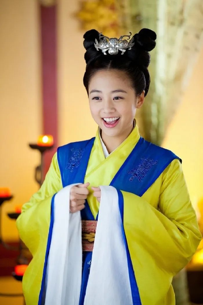 热搜第一！女演员突然官宣生子！最新回应：“我没有结婚”