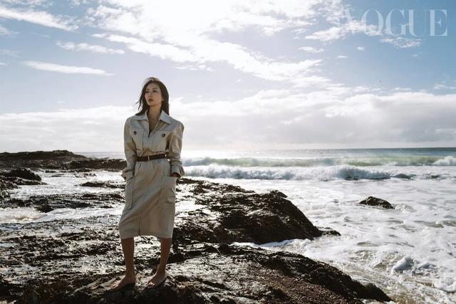 孙芸芸和女儿廖思惟登台版Vogue杂志封面，分不清哪个是妈！