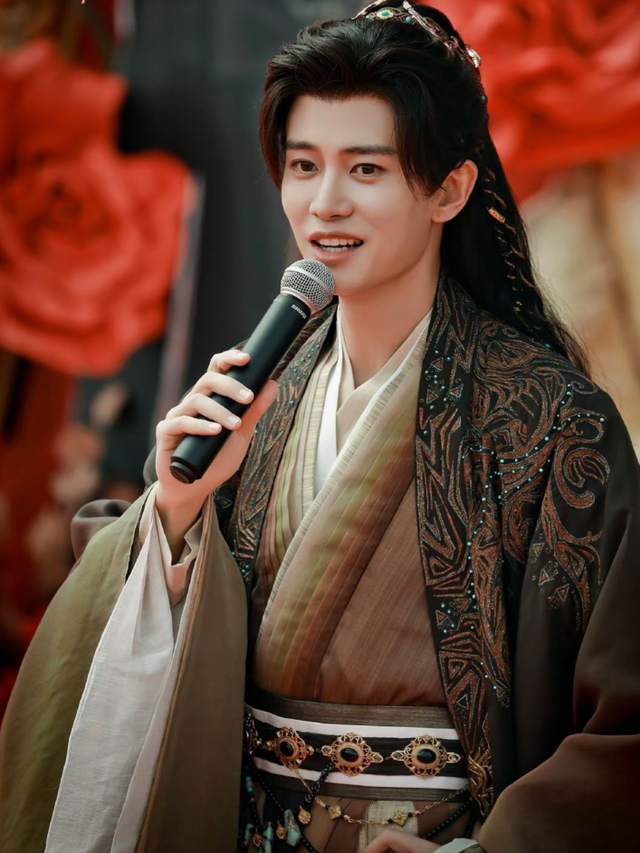 任嘉伦新剧开机，女主备受争议，年龄和风格被嘲，路人缘差