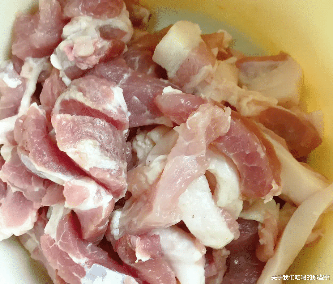 炸酥肉,用面粉还是淀粉?牢记“211”比例,酥脆不回软,真香