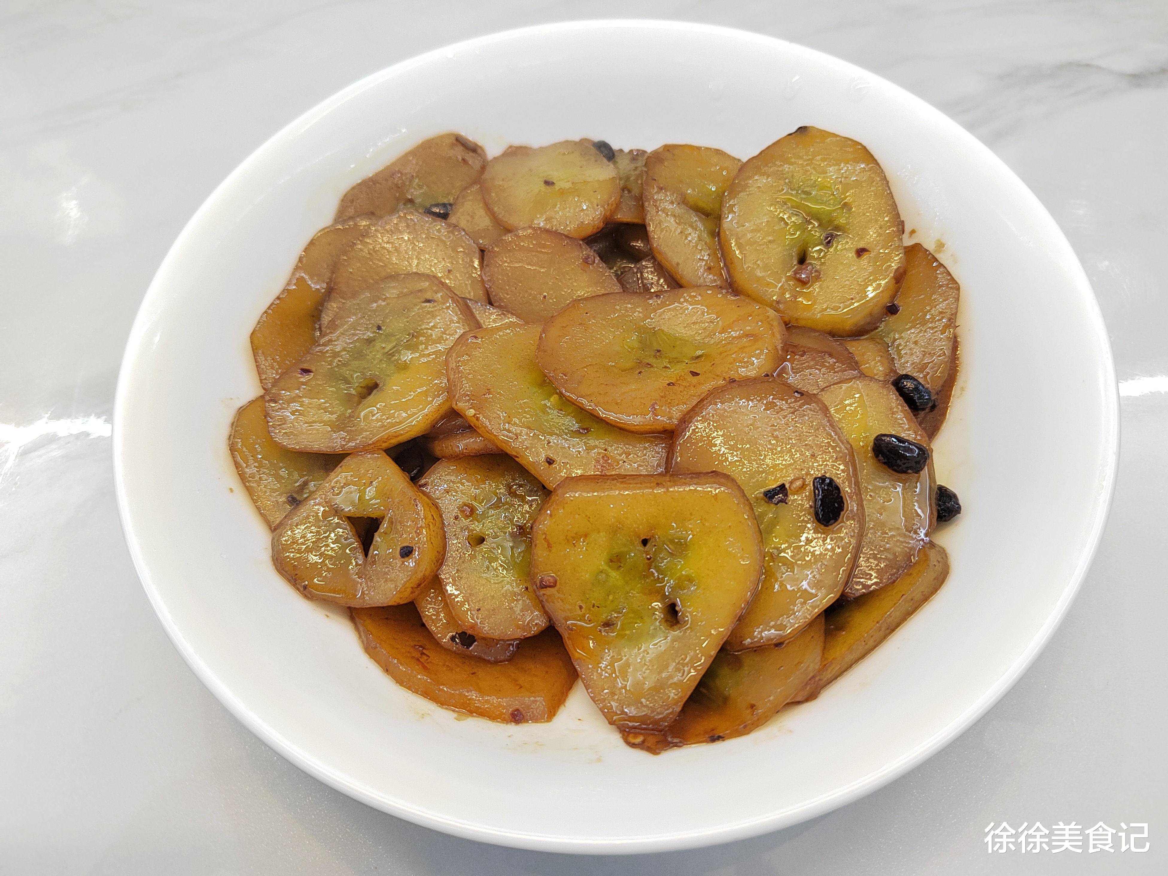 江西女子晒婆婆做饭,老公在家和不在家差别大,网友:看破不说破