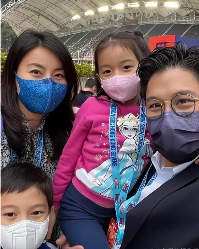 40岁霍启山被撮合和奥运冠军，女方是小10岁博士，撞脸朱玲玲