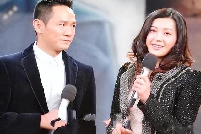 15年前,他在爱妻葬礼上哭到昏厥,发誓永不再娶,如今怎么样了