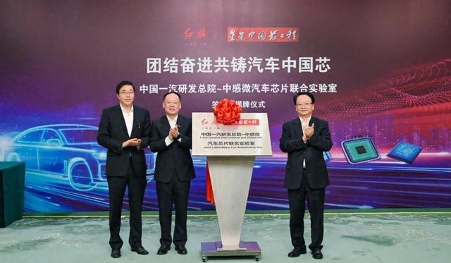 輪到美被“壟斷”！“中國(guó)芯片之父”棄美回國(guó)，作用比核武器還大