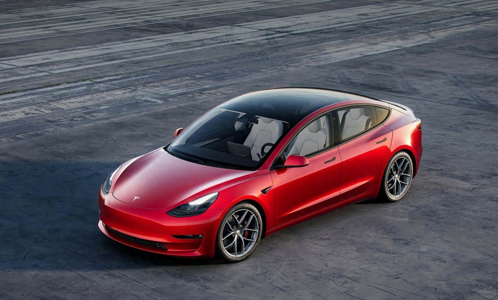 纯电家轿新宠？4.93米长轴车型，850km续航+5.6秒破百，能否真香