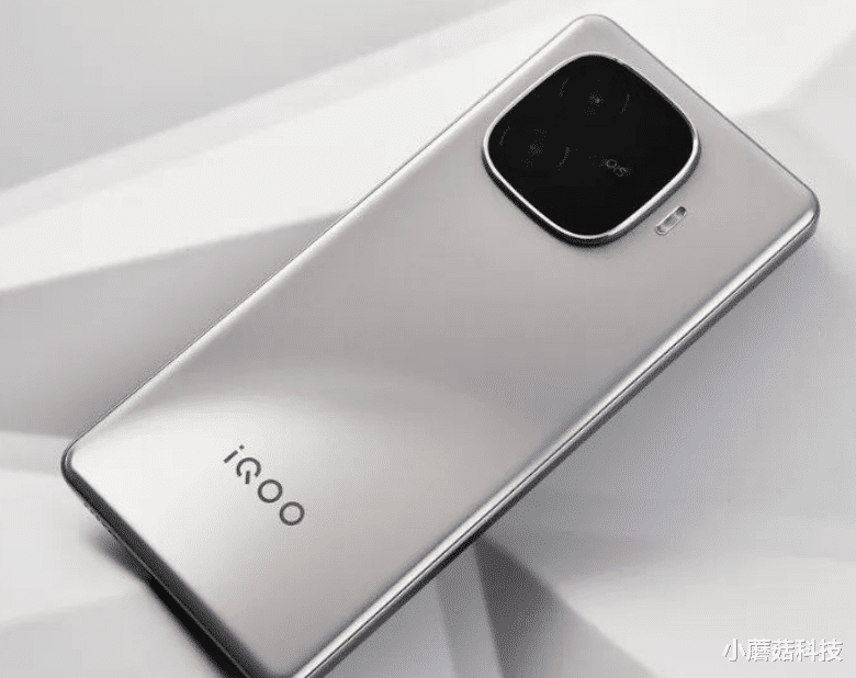 1小时打破销量纪录,16GB+512GB+6400mAh,已成顶级“新黑马”