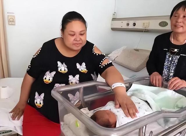 17年320斤孕妈赌命生子,医生割开18层脂肪找孩子,后来怎样了?