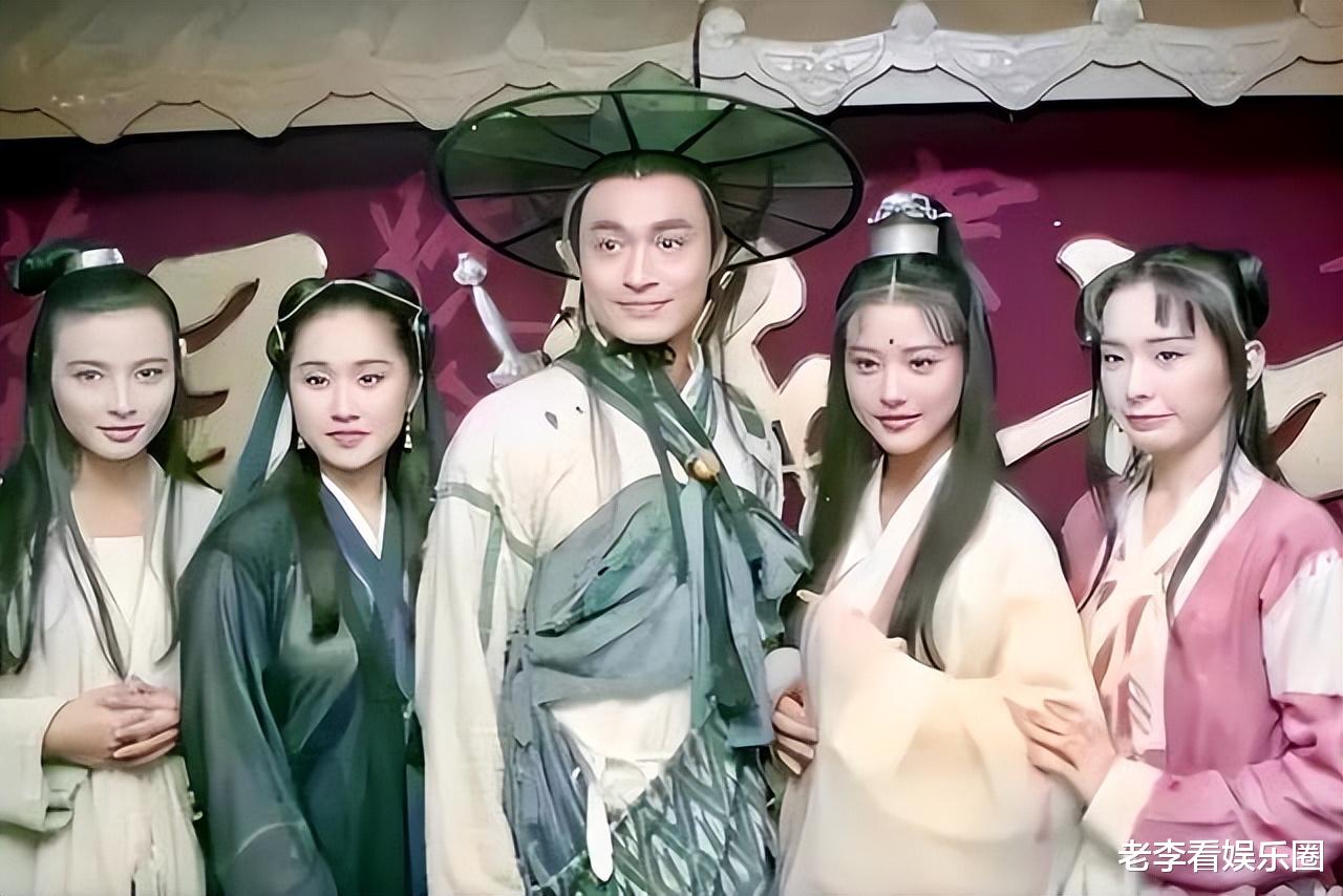 周海媚：无论是短发长发，有刘海还是露额头都不影响我的美