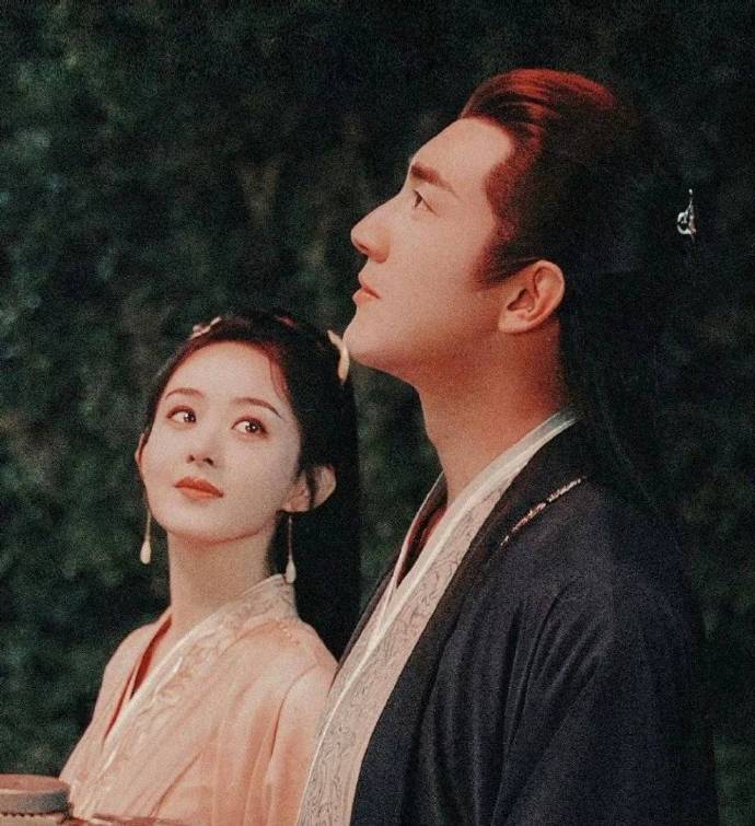 赵丽颖喜获林更新赠熊猫玩偶,剧里剧外友情深!