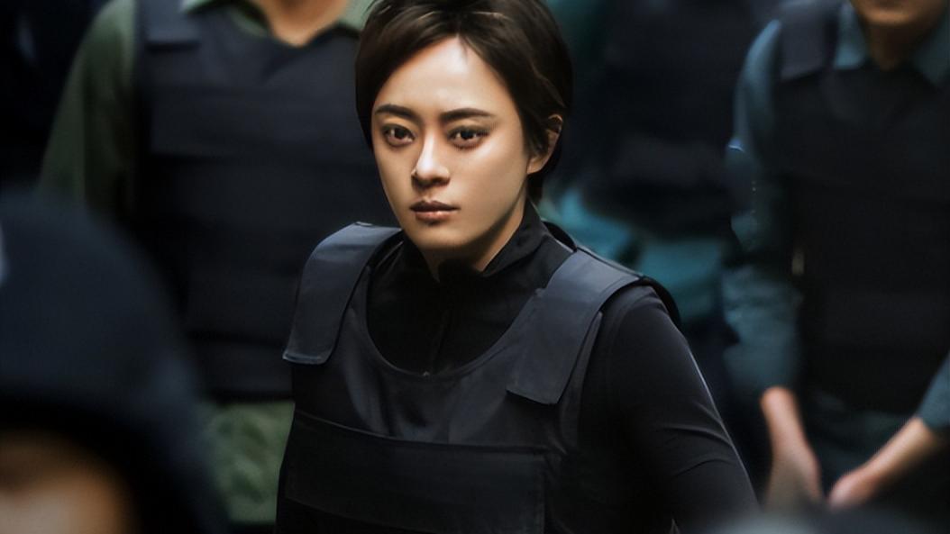 仅仅播3集，冲到热度第一，5月观众最期待的悬疑黑马剧开播就炸了