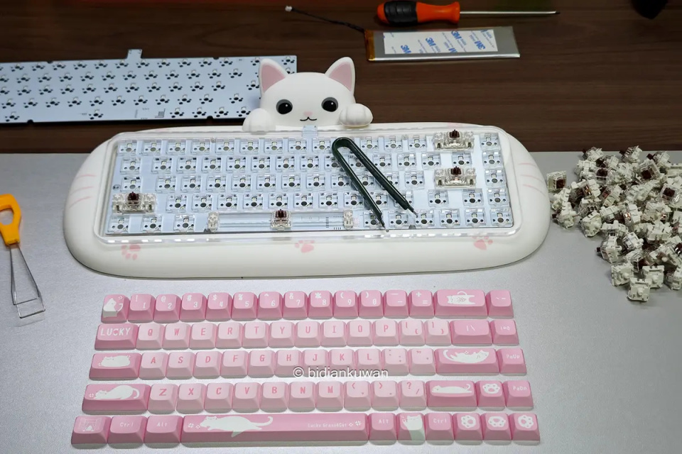 键盘坏了别发愁，可轻松拆卸的X-Bows猫咪键盘，换块PCB满血复活
