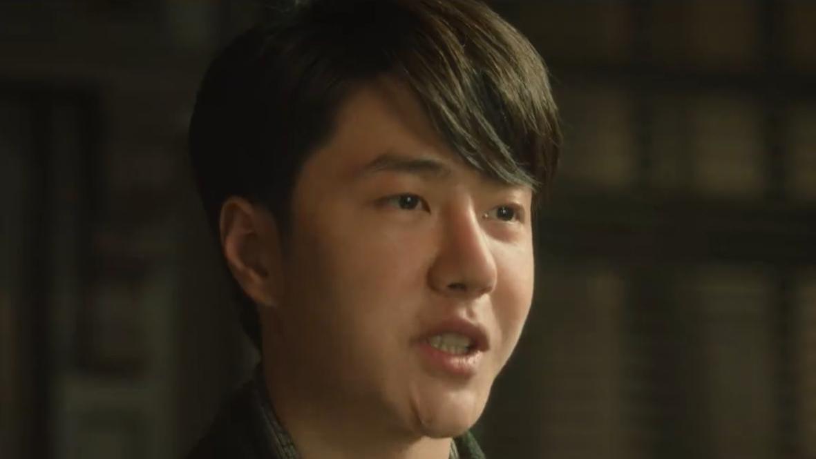 王一博新剧状态堪忧！整容后遗症明显，年代戏镜头里全暴露