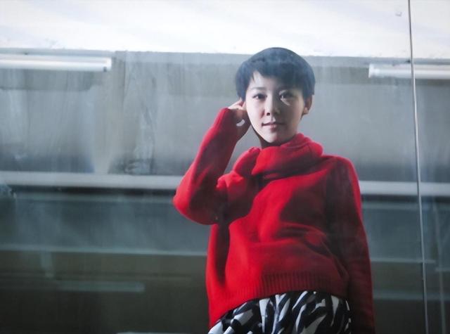 90后人大才女,不顾批评做裸模,衣不蔽体接受采访,如今怎样了