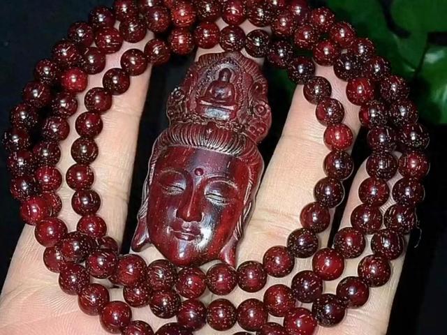 小叶紫檀价格解密：品质与价值的完美平衡！