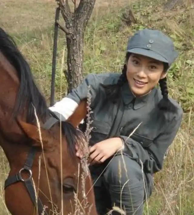 她被称为“女版于震”,当年红的发紫,比刘涛还美,如今哪去了?