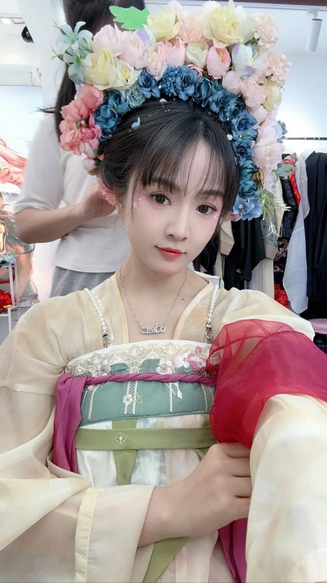 永久封印在YY!13周年庆老毕痛哭终于回归开播!自曝出门需报备!