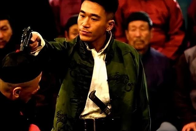 这一次,再也没人管张默了!定居泰国,就连张国立也没辙