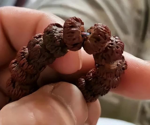 100元的莲花盘成了飞碟？藏式手串了解一下！